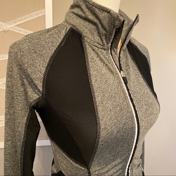 Y.A.S. Flash Cardigan- sports sweater 3/30$ - Picture 5 of 7